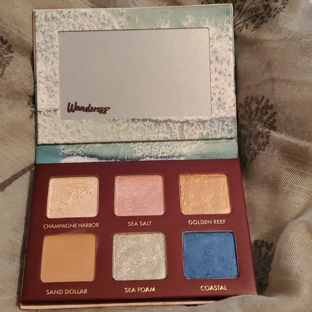 Makeup - Picture 3 of 4